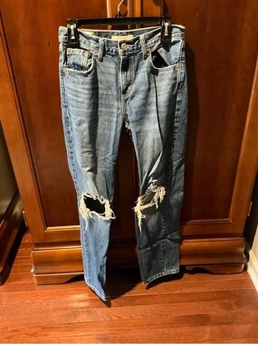 Levi’s Woman’s Low Pro Straight Distressed Blue Ripped Knee Jeans Size 26